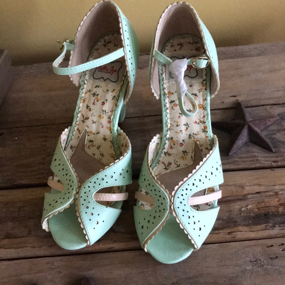 Bettie Page peep toe shoes